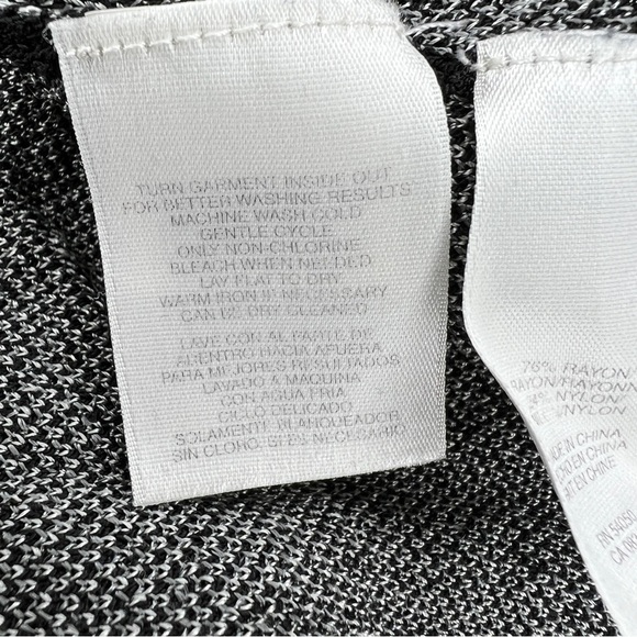 XL Vintage Jones New York Black Grey Snakeskin Print Cardigan Sweater Knit - Picture 8 of 9